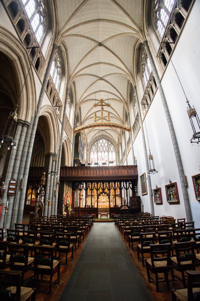 The nave of The Annunciation Marble Arch looking towards the high altar